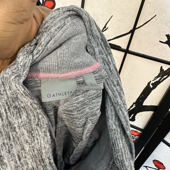 ATHLETA Gray Skimmer  Capri Pants Womens size S Fold-over Waist Pockets - Picture 4 of 5